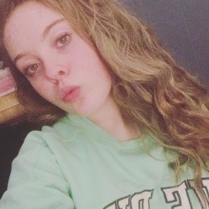 Meet your Posher, Kayla